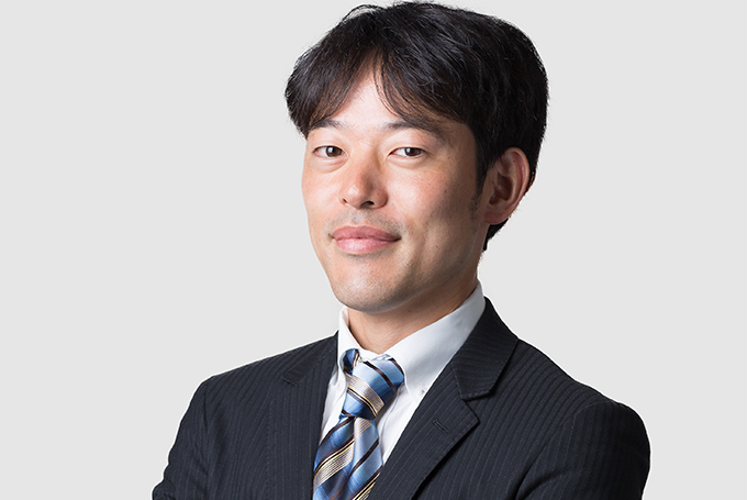 Headshot of Tomohisa Okamoto